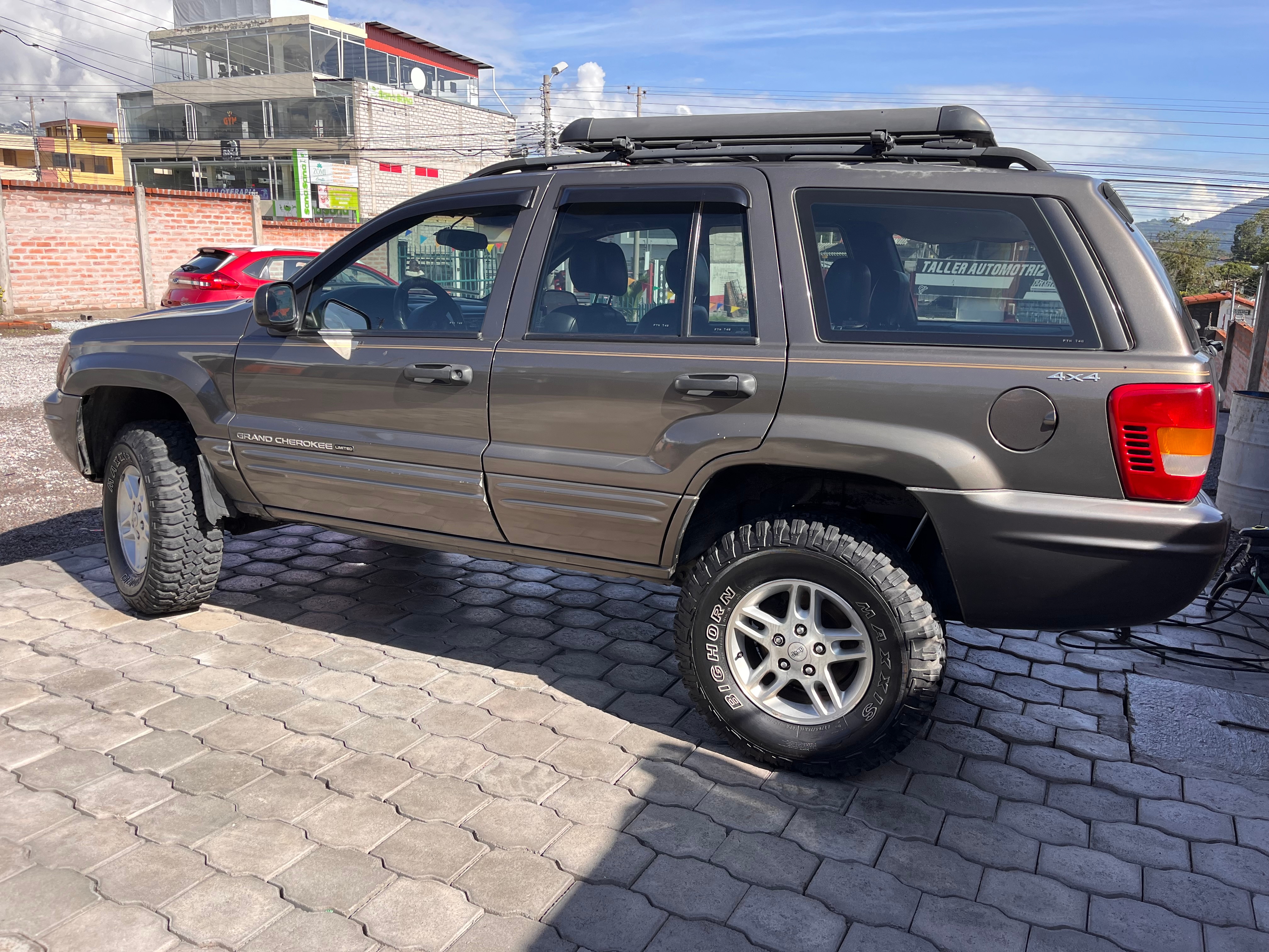 Grigio Jeep Grand Cherokee L Limited 2001